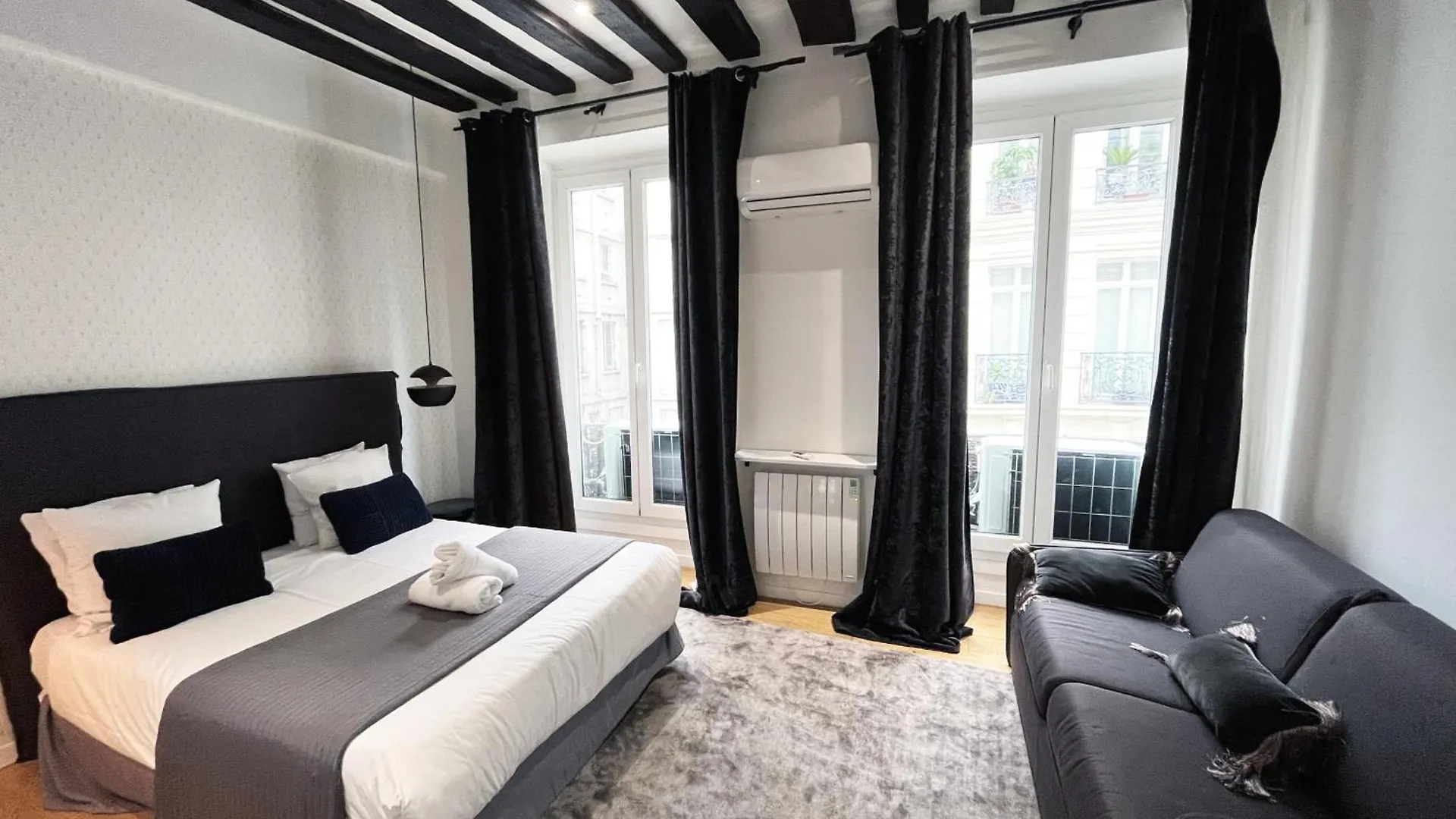 Urban Flat 69 - Beautiful Parisian Apartment In Center Of Paris France