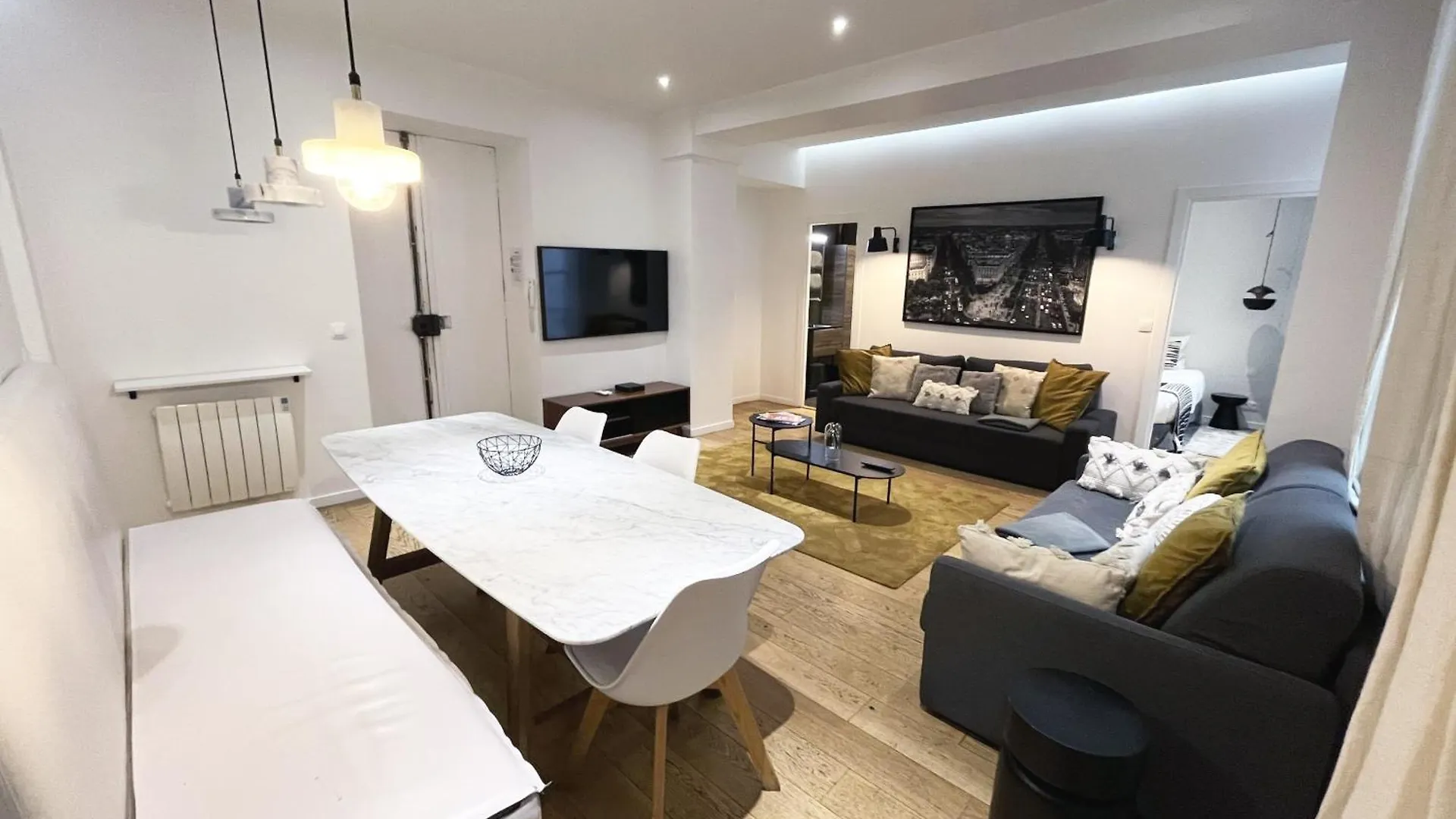 Urban Flat 69 - Beautiful Parisian Apartment In Center Of Paris