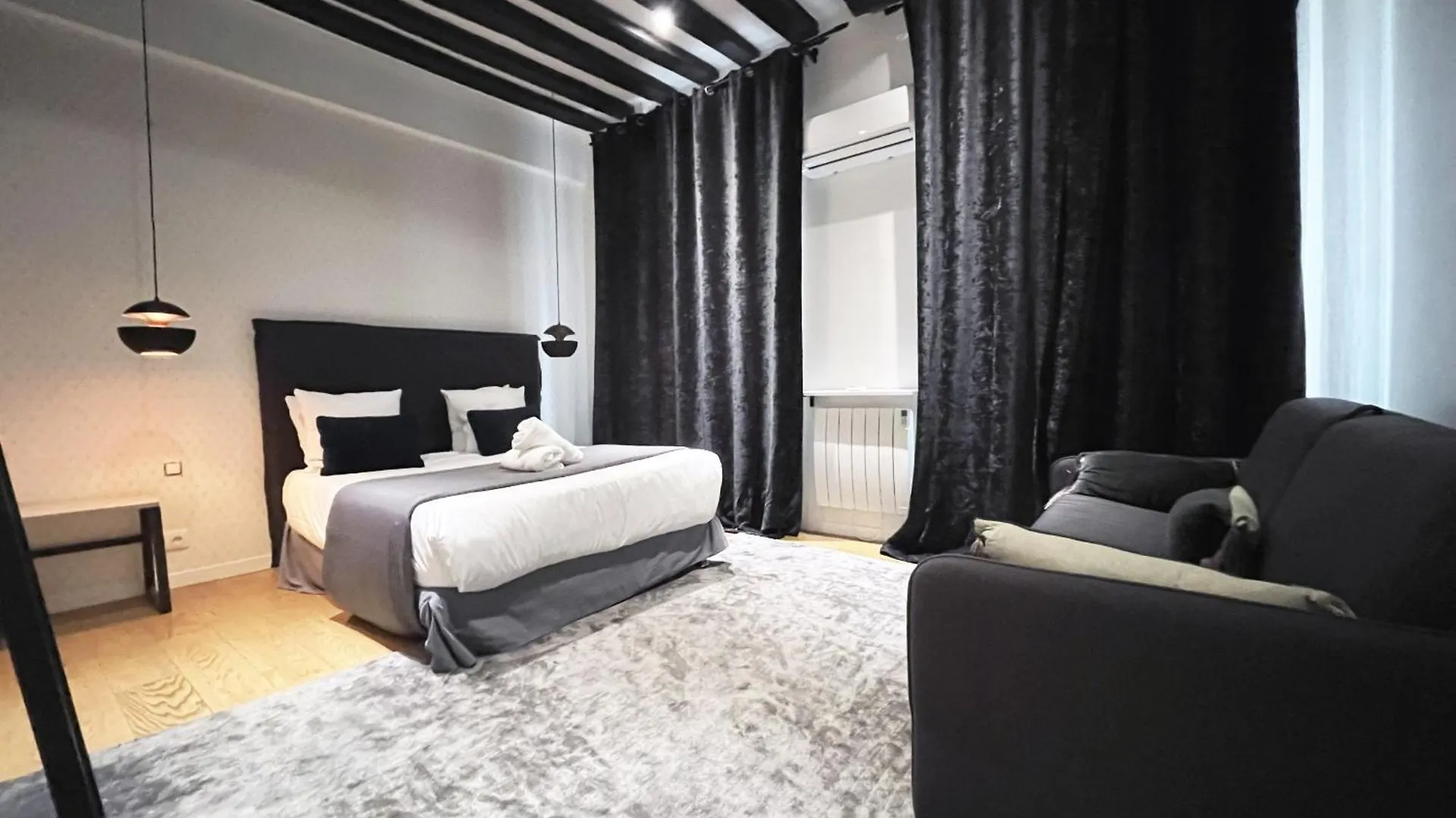 Urban Flat 69 - Beautiful Parisian Apartment In Center Of Paris France
